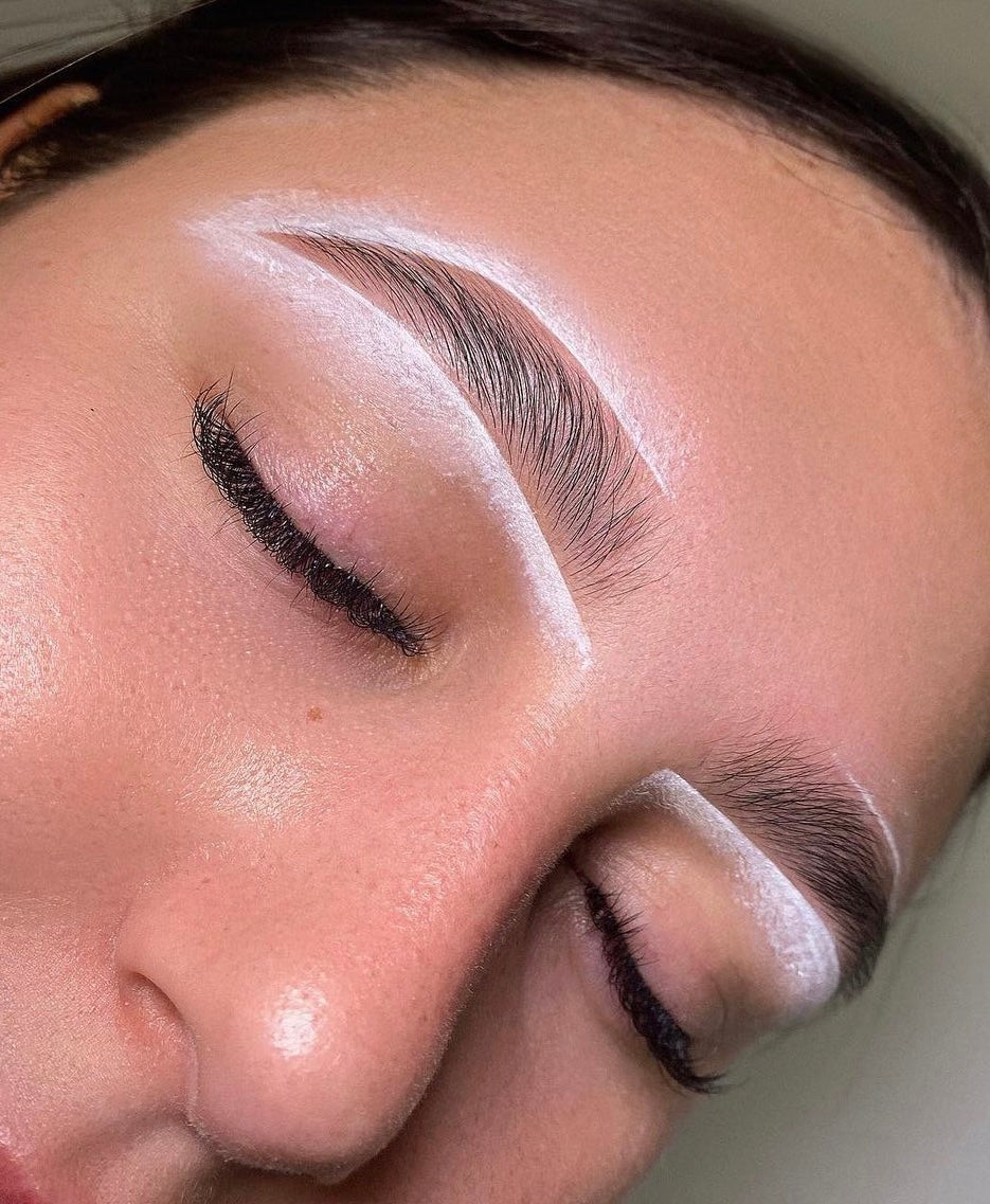 Détails perfectionnement browlift