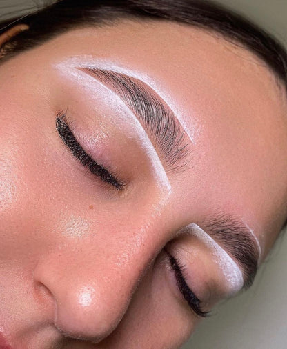 Détails perfectionnement browlift