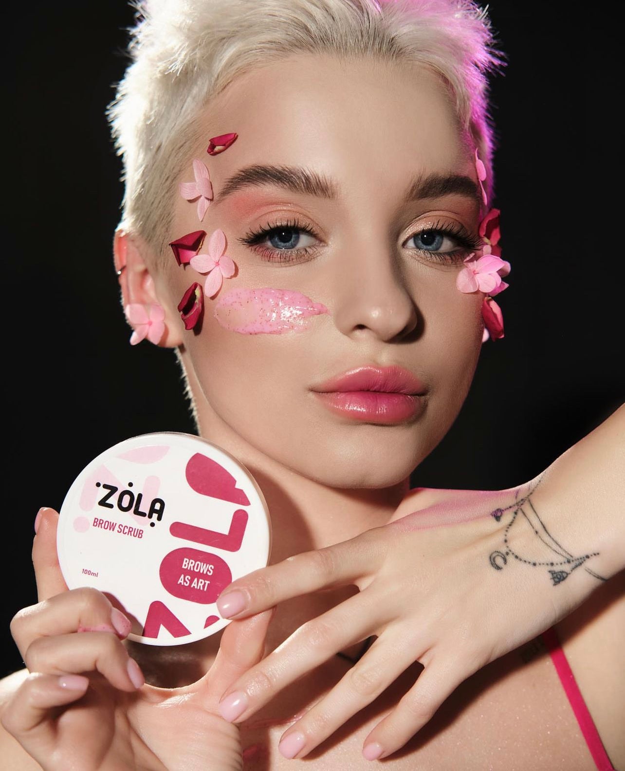 Gommage sourcils Zola