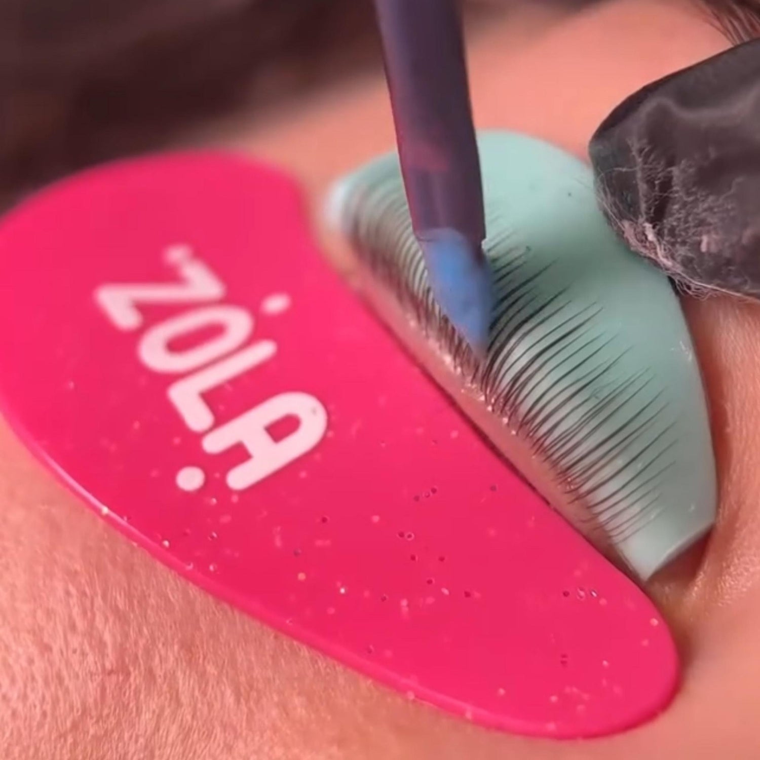 pose produit lashlift Kit lash&amp;browlift Zola , système Color lab : 2 en 1